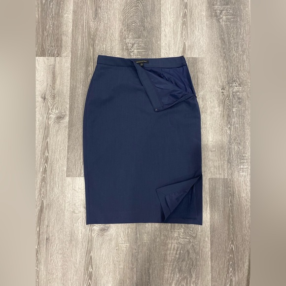 Banana Republic Basic blue pencil skirt below the knee size 2 - Picture 7 of 8